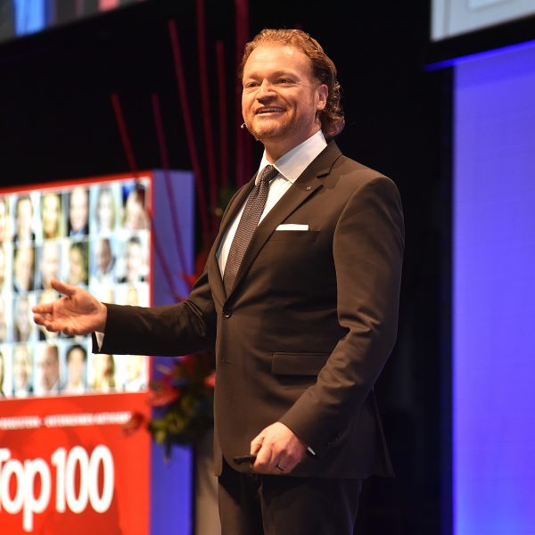 14. Speakers Excellence Wissensforum 2015 in Stuttgart

151016_wl_speakers_####
Foto: copyright Wolfgang List - 16.10.2015
Mobil 0172-7107756
Veröffentlichung nur mit "Foto Wolfgang List" als Bildunterschrift und Zusendung eines Belegexemplares